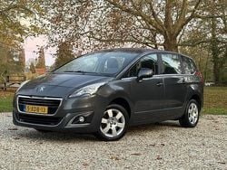 Grijs Gebruikt 2014 Peugeot 5008 MPV | € 6.950 (Duur)