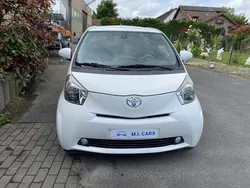 Wit Gebruikt 2009 Toyota iQ Hatchback | € 3.999 (Eerlijke prijs)