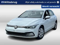 Wit Gebruikt 2022 VW Golf VIII Style Hatchback | € 25.950 (Goede deal)