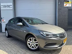 Grijs Gebruikt 2018 Opel Astra Edition Hatchback | € 8.950 (Eerlijke prijs)