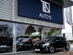 Zwart Gebruikt 2024 Renault Clio V Techno Hatchback | € 24.910 (Iets duurder)