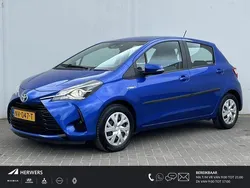 Blauw Gebruikt 2017 Toyota Yaris Hatchback | € 14.985 (Eerlijke prijs)