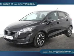 Zwart, metallic lak Gebruikt 2022 Ford Fiesta Cool & Connect Hatchback | € 16.700 (Eerlijke prijs)