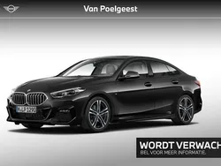 Saphirschwarz metallic (zwart metallic) Gebruikt 2024 BMW 218 Comfort Edition Coupé | € 39.900