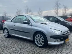 Grijs Gebruikt 2003 Peugeot 206 Cabriolet | € 1.500 (Eerlijke prijs)