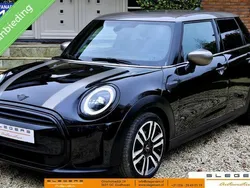Zwart Gebruikt 2022 Mini Cooper Hatchback | € 25.500 (Eerlijke prijs)