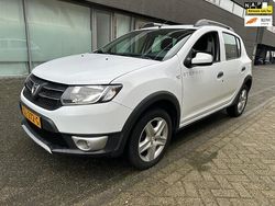 Wit Gebruikt 2015 Dacia Sandero Lauréate Hatchback | € 3.749 (Goede deal)