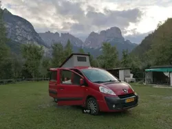 Rood Gebruikt 2010 Peugeot Expert Van | € 9.500