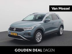 Blauw Gebruikt 2024 VW T-Roc Edition SUV | € 34.900 (Iets duurder)