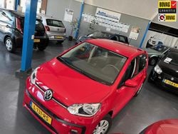 Rood Gebruikt 2017 VW up! move up! Hatchback | € 9.000 (Eerlijke prijs)