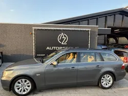 Grijs, metallic lak Gebruikt 2006 BMW 523 Executive Stationwagen | € 1.999 (Super prijs)