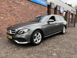 Grijs, metallic lak Gebruikt 2018 Mercedes E220 Premium Stationwagen | € 26.955 (Eerlijke prijs)