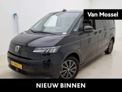 Zwart Gebruikt 2022 VW T7 Style Van | € 52.900 (Iets duurder)