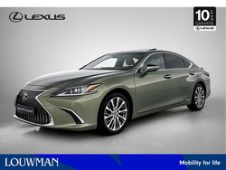 Groen Gebruikt 2020 Lexus ES300H Luxury Line Sedan | € 32.950 (Iets duurder)