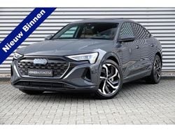 Grijs Gebruikt 2024 Audi Q8 Advanced SUV | € 59.900