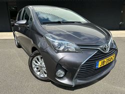 Grijs Gebruikt 2015 Toyota Yaris Hatchback | € 10.995 (Eerlijke prijs)