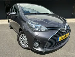 Grijs Gebruikt 2015 Toyota Yaris Hatchback | € 10.995 (Eerlijke prijs)