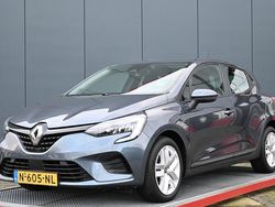 Grijs Gebruikt 2021 Renault Clio V Zen Hatchback | € 11.950 (Eerlijke prijs)