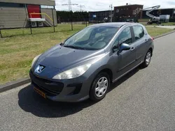 Grijs, metallic lak Gebruikt 2010 Peugeot 308 Hatchback | € 1.895 (Eerlijke prijs)