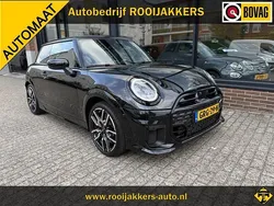 Zwart Gebruikt 2024 Mini John Cooper Works Hatchback | € 34.895 (Eerlijke prijs)