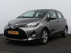 Grijs metallic Gebruikt 2016 Toyota Yaris Limited Hatchback | € 14.945 (Eerlijke prijs)