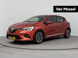 Rood Gebruikt 2020 Renault Clio V Zen Hatchback | € 13.435 (Eerlijke prijs)