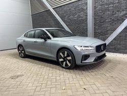 Grijs Gebruikt 2024 Volvo S60 Ultimate Sedan | € 40.800 (Iets duurder)