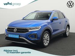 Blauw Gebruikt 2024 VW T-Roc Edition SUV | € 28.900 (Eerlijke prijs)