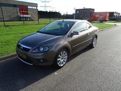 Bruin (metallic) Gebruikt 2008 Ford Focus Cabriolet Titanium Cabriolet | € 4.950 (Eerlijke prijs)