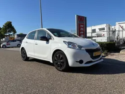 Wit Gebruikt 2015 Peugeot 208 Hatchback | € 4.950 (Goede deal)
