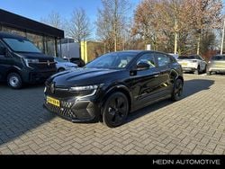 Starry black Gebruikt 2024 Renault Megane E-Tech Evolution Hatchback | € 28.900 (Eerlijke prijs)