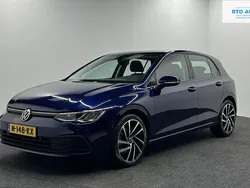 Blauw Gebruikt 2021 VW Golf VIII Life Hatchback | € 20.750 (Goede deal)