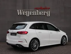 Wit Gebruikt 2019 Mercedes B180 AMG MPV | € 24.750 (Eerlijke prijs)