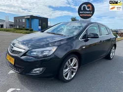 Zwart Gebruikt 2011 Opel Astra Sport Hatchback | € 1.995 (Super prijs)