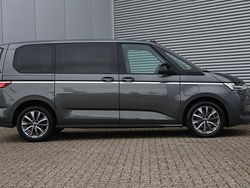 Grijs Gebruikt 2022 VW Multivan Style Van | € 48.940 (Eerlijke prijs)