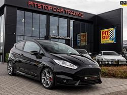 Zwart Gebruikt 2016 Ford Fiesta Style Hatchback | € 13.750 (Eerlijke prijs)
