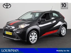 Zwart, metallic lak Gebruikt 2024 Toyota Aygo Hatchback | € 18.445 (Eerlijke prijs)