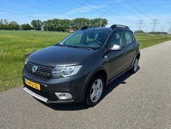 Grijs Gebruikt 2017 Dacia Sandero Lauréate Hatchback | € 6.495 (Goede deal)