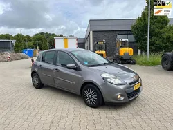 Grijs Gebruikt 2012 Renault Clio IV Collection Hatchback | € 2.950
