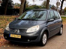 Gebruikt 2006 Renault Scénic II MPV | € 1.399 (Eerlijke prijs)