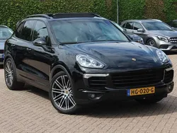 Zwart Gebruikt 2015 Porsche Cayenne SUV | € 32.950 (Eerlijke prijs)