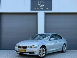 Grijs Gebruikt 2012 BMW 320 Executive Sedan | € 12.750 (Eerlijke prijs)
