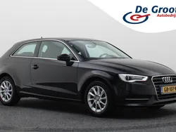 Zwart Gebruikt 2015 Audi A3 Attraction Hatchback | € 10.950 (Iets duurder)