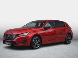 Rood Gebruikt 2022 Peugeot 308 Allure Hatchback | € 25.989