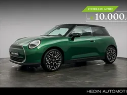 Groen Nieuw 2025 Mini Cooper Favoured Hatchback | € 45.057 (Eerlijke prijs)