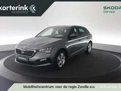 Grijs, metallic lak Gebruikt 2023 Skoda Scala Ambition Hatchback | € 18.900 (Eerlijke prijs)