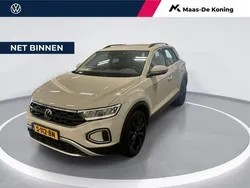 Grijs Gebruikt 2023 VW T-Roc Life SUV | € 28.940 (Goede deal)