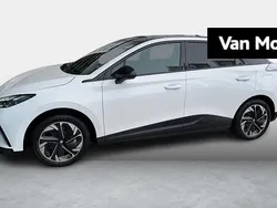 Wit Gebruikt 2023 MG MG4 EV Luxury Hatchback | € 24.495 (Eerlijke prijs)
