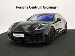 Zwart Nieuw 2025 Porsche Panamera Turbo S Sedan | € 280.605