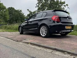 Zwart Gebruikt 2007 BMW 116 Executive Hatchback | € 2.600 (Eerlijke prijs)